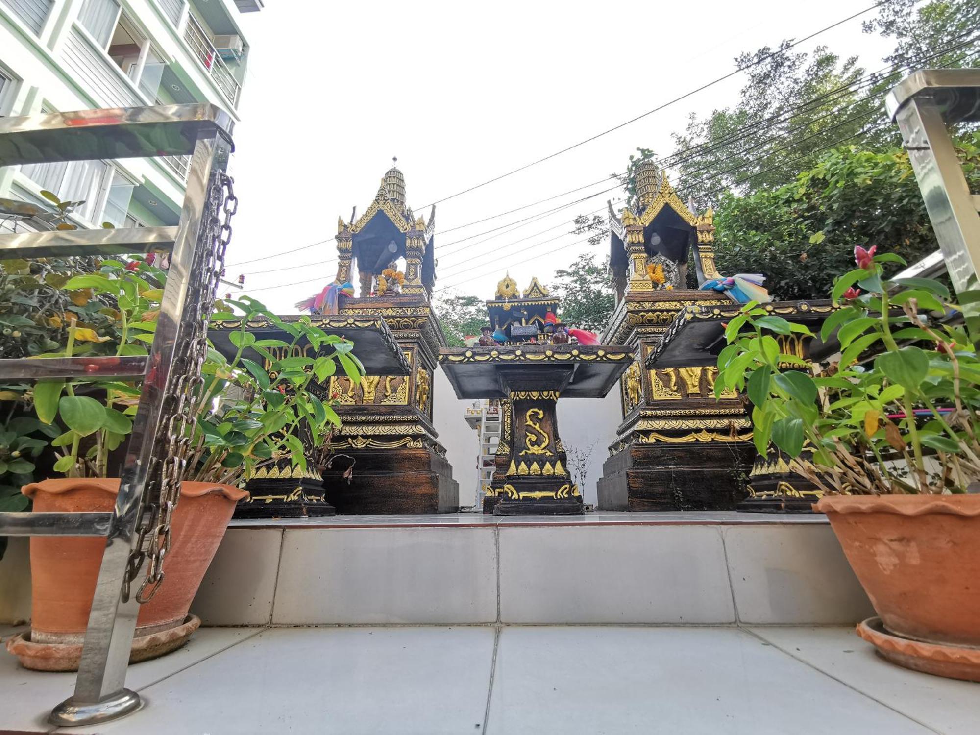 Lanting Hotel Patong Exterior photo